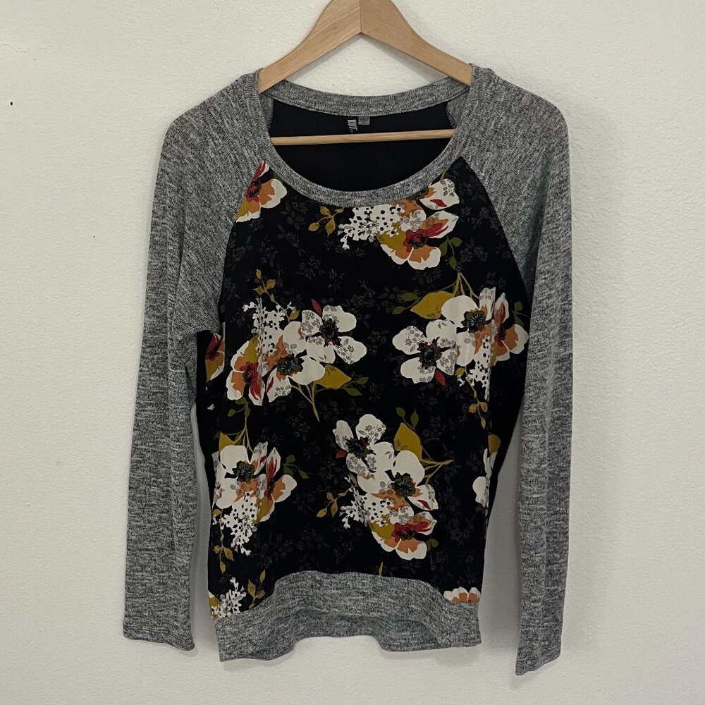 Kut from the Kloth | Women's Shirt Floral Rayon Front Gray Knit Sleeve, size S